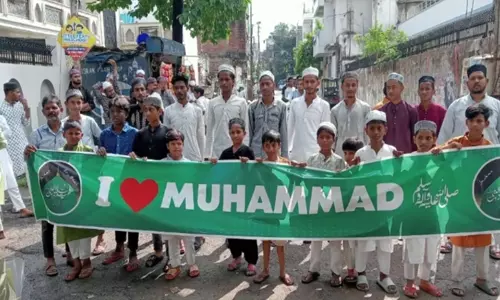 പ്രവാചകനെ കുറിച്ച് ആക്ഷേപകരമായ പരാമര്‍ശം നടത്തിയവര്‍ക്ക് മര്‍ദ്ദനമേറ്റെന്ന്