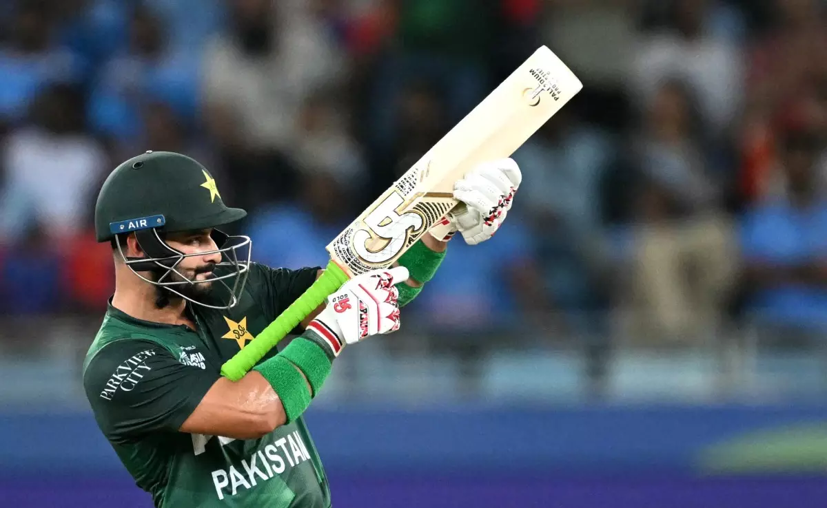 ഏഷ്യാ കപ്പില് ഗണ് ഫയറിങ് സെലിബ്രേഷനുമായി പാക് താരം സാഹിബസ്ദാ ഫര്ഹാന് ഏഷ്യാ കപ്പില് ഗണ് ഫയറിങ് സെലിബ്രേഷനുമായി പാക് താരം സാഹിബസ്ദാ ഫര്ഹാന്