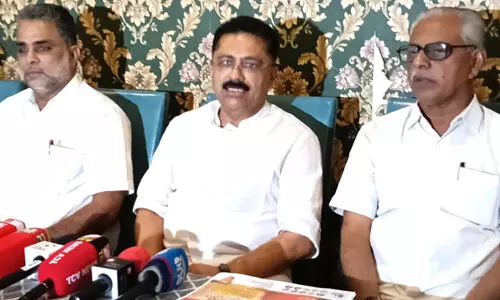 തവനൂര് ജയിലില് പോവുന്നുണ്ടെങ്കില് അത് കുഞ്ഞാലിക്കുട്ടി അടക്കമുള്ള ലീഗുകാരെ കാണാനായിരിക്കും: കെ ടി ജലീല് തവനൂര് ജയിലില് പോവുന്നുണ്ടെങ്കില് അത് കുഞ്ഞാലിക്കുട്ടി അടക്കമുള്ള ലീഗുകാരെ കാണാനായിരിക്കും: കെ ടി ജലീല്