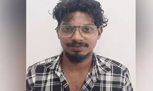 കഴുത്തില് മഞ്ഞച്ചരട് കെട്ടി യുവതിയെ പീഡിപ്പിച്ച് ഗര്ഭിണിയാക്കിയ യുവാവ് അറസ്റ്റില് കഴുത്തില് മഞ്ഞച്ചരട് കെട്ടി യുവതിയെ പീഡിപ്പിച്ച് ഗര്ഭിണിയാക്കിയ യുവാവ് അറസ്റ്റില്