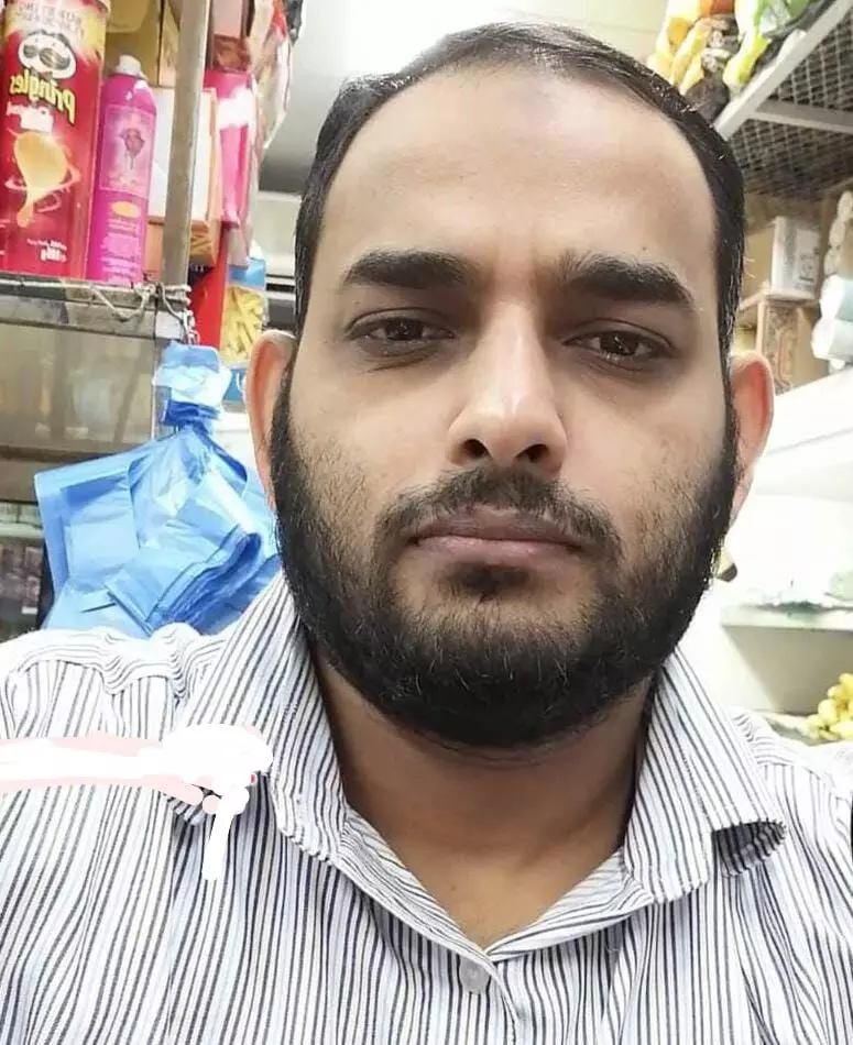 *ടിപ്പർ ലോറിക്കടിയിൽപ്പെട്ട് സ്കൂട്ടർ യാത്രക്കാരൻ മരിച്ചു.* *ടിപ്പർ ലോറിക്കടിയിൽപ്പെട്ട് സ്കൂട്ടർ യാത്രക്കാരൻ മരിച്ചു.*