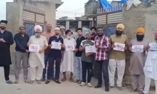 ഐ ലവ് മുഹമ്മദ് പോസ്റ്ററുകളുമായി സിഖുകാര്(video) ഐ ലവ് മുഹമ്മദ് പോസ്റ്ററുകളുമായി സിഖുകാര്(video)