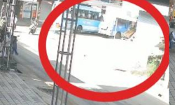 ബസുകള്‍ക്കിടയില്‍ കുടുങ്ങി വിദ്യാര്‍ഥിയുടെ വിരല്‍ അറ്റുപോയി