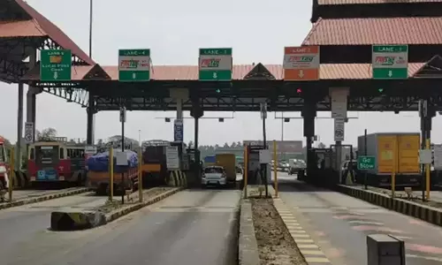 പാലിയേക്കര ടോള്‍ വിലക്ക് തുടരും: ഹൈക്കോടതി