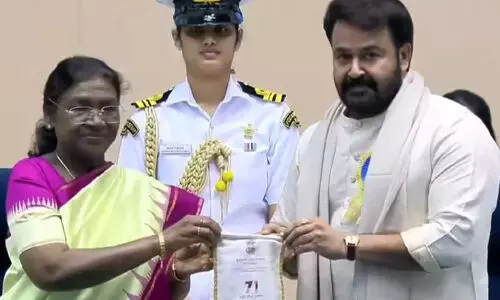 ദാദാസാഹേബ് ഫാല്ക്കേ പുരസ്കാരം ഏറ്റുവാങ്ങി മോഹന്ലാല് ദാദാസാഹേബ് ഫാല്ക്കേ പുരസ്കാരം ഏറ്റുവാങ്ങി മോഹന്ലാല്