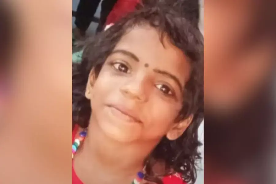 ചേലക്കരയില് കൂട്ട ആത്മഹത്യാശ്രമം; ആറുവയസ്സുകാരി മരിച്ചു ചേലക്കരയില് കൂട്ട ആത്മഹത്യാശ്രമം; ആറുവയസ്സുകാരി മരിച്ചു