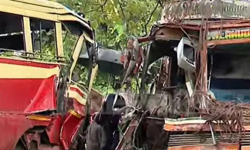 കെഎസ്ആര്‍ടിസി ബസും ലോറിയും കൂട്ടിയിടിച്ച് നിരവധി പേര്‍ക്ക് പരിക്ക്