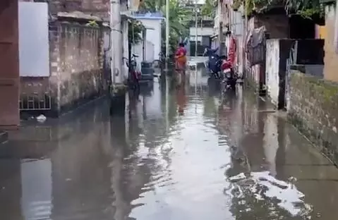 മഹാരാഷ്ട്രയിലെ മറാത്ത് വാഡ മേഖലയില് കനത്ത മഴ; ഇതുവരെ എട്ടുമരണം(വിഡിയോ) മഹാരാഷ്ട്രയിലെ മറാത്ത് വാഡ മേഖലയില് കനത്ത മഴ; ഇതുവരെ എട്ടുമരണം(വിഡിയോ)