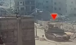 ഇസ്രായേലി സൈന്യത്തിന്റെ മെര്ക്കാവ ടാങ്ക് തകര്ത്ത് ഹമാസ്(വീഡിയോ) ഇസ്രായേലി സൈന്യത്തിന്റെ മെര്ക്കാവ ടാങ്ക് തകര്ത്ത് ഹമാസ്(വീഡിയോ)