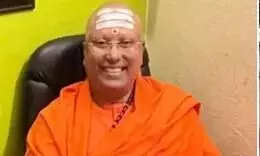 രാത്രിയില് വിദ്യാര്ഥിനികള്ക്ക് അശ്ലീല സന്ദേശം; സ്വാമി ചൈതന്യാനന്ദയ്ക്കെതിരേ നിരവധി കേസുകള് രാത്രിയില് വിദ്യാര്ഥിനികള്ക്ക് അശ്ലീല സന്ദേശം; സ്വാമി ചൈതന്യാനന്ദയ്ക്കെതിരേ നിരവധി കേസുകള്