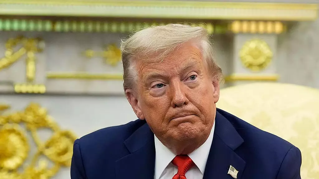 അമേരിക്കയില് ഷട്ട്ഡൗണ്: സേവനങ്ങള് താളം തെറ്റി, ലക്ഷങ്ങള് പ്രതിസന്ധിയില് അമേരിക്കയില് ഷട്ട്ഡൗണ്: സേവനങ്ങള് താളം തെറ്റി, ലക്ഷങ്ങള് പ്രതിസന്ധിയില്