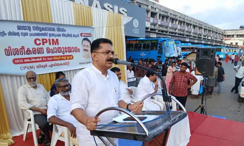 അഴിമതി തെളിയിക്കാന് ലീഗിനെ വെല്ലുവിളിച്ച് കെ ടി ജലീല് അഴിമതി തെളിയിക്കാന് ലീഗിനെ വെല്ലുവിളിച്ച് കെ ടി ജലീല്