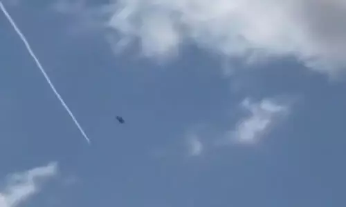 ഇസ്രായേലി ഹെലികോപ്റ്ററിന് നേരെ മിസൈല് അയച്ച് ഹമാസ് (വീഡിയോ) ഇസ്രായേലി ഹെലികോപ്റ്ററിന് നേരെ മിസൈല് അയച്ച് ഹമാസ് (വീഡിയോ)