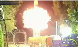 ട്രെയ്നില് നിന്ന് വിക്ഷേപിക്കുന്ന അഗ്നി പ്രൈം മിസൈലുമായി ഇന്ത്യ(വീഡിയോ) ട്രെയ്നില് നിന്ന് വിക്ഷേപിക്കുന്ന അഗ്നി പ്രൈം മിസൈലുമായി ഇന്ത്യ(വീഡിയോ)