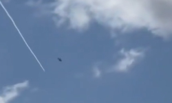 ഇസ്രായേലി ഹെലികോപ്റ്ററിന് നേരെ മിസൈല് അയച്ച് ഹമാസ് (വീഡിയോ) ഇസ്രായേലി ഹെലികോപ്റ്ററിന് നേരെ മിസൈല് അയച്ച് ഹമാസ് (വീഡിയോ)