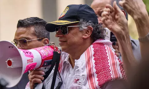 ട്രംപിന്റെ ഉത്തരവുകള് യുഎസ് സൈനികര് പാലിക്കരുതെന്ന് കൊളംബിയന് പ്രസിഡന്റ്; വിസ പിന്വലിക്കുകയാണെന്ന് യുഎസ് ട്രംപിന്റെ ഉത്തരവുകള് യുഎസ് സൈനികര് പാലിക്കരുതെന്ന് കൊളംബിയന് പ്രസിഡന്റ്; വിസ പിന്വലിക്കുകയാണെന്ന് യുഎസ്