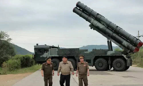 ആണവ പരിചയും വാളും മൂര്ച്ച കൂട്ടണമെന്ന് കിം ജോങ് ഉന് ആണവ പരിചയും വാളും മൂര്ച്ച കൂട്ടണമെന്ന് കിം ജോങ് ഉന്