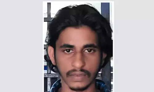 സ്കൂട്ടര് യാത്രക്കാരിയെ ബെക്ക് കൊണ്ട് ഇടിച്ചുവീഴ്ത്തി പീഡിപ്പിക്കാന് ശ്രമം; പ്രതി അറസ്റ്റില് സ്കൂട്ടര് യാത്രക്കാരിയെ ബെക്ക് കൊണ്ട് ഇടിച്ചുവീഴ്ത്തി പീഡിപ്പിക്കാന് ശ്രമം; പ്രതി അറസ്റ്റില്