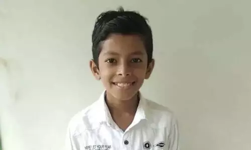 തെങ്ങ് ദേഹത്തുവീണ് വിദ്യാര്ഥി മരിച്ചു തെങ്ങ് ദേഹത്തുവീണ് വിദ്യാര്ഥി മരിച്ചു