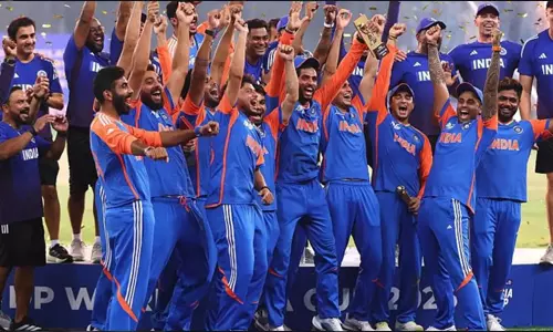 ഏഷ്യാ കപ്പ് കിരീടം ഏറ്റുവാങ്ങാതെ ഇന്ത്യന് ടീം ഏഷ്യാ കപ്പ് കിരീടം ഏറ്റുവാങ്ങാതെ ഇന്ത്യന് ടീം