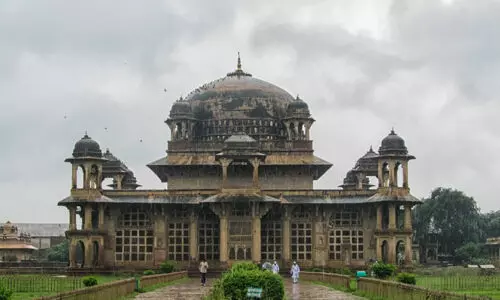 ഗ്വാളിയോര് ദര്ഗയില് ഉറൂസ് നടത്തണമെന്ന ആവശ്യം പരിഗണിക്കാമെന്ന് സുപ്രിംകോടതി ഗ്വാളിയോര് ദര്ഗയില് ഉറൂസ് നടത്തണമെന്ന ആവശ്യം പരിഗണിക്കാമെന്ന് സുപ്രിംകോടതി