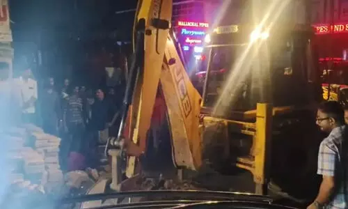 കട്ടപ്പനയില്‍ ഓട വൃത്തിയാക്കുന്നതിനിടെ മൂന്ന് തൊഴിലാളികള്‍ മരിച്ചു