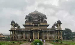 ഗ്വാളിയോര് ദര്ഗയില് ഉറൂസ് നടത്തണമെന്ന ആവശ്യം പരിഗണിക്കാമെന്ന് സുപ്രിംകോടതി ഗ്വാളിയോര് ദര്ഗയില് ഉറൂസ് നടത്തണമെന്ന ആവശ്യം പരിഗണിക്കാമെന്ന് സുപ്രിംകോടതി