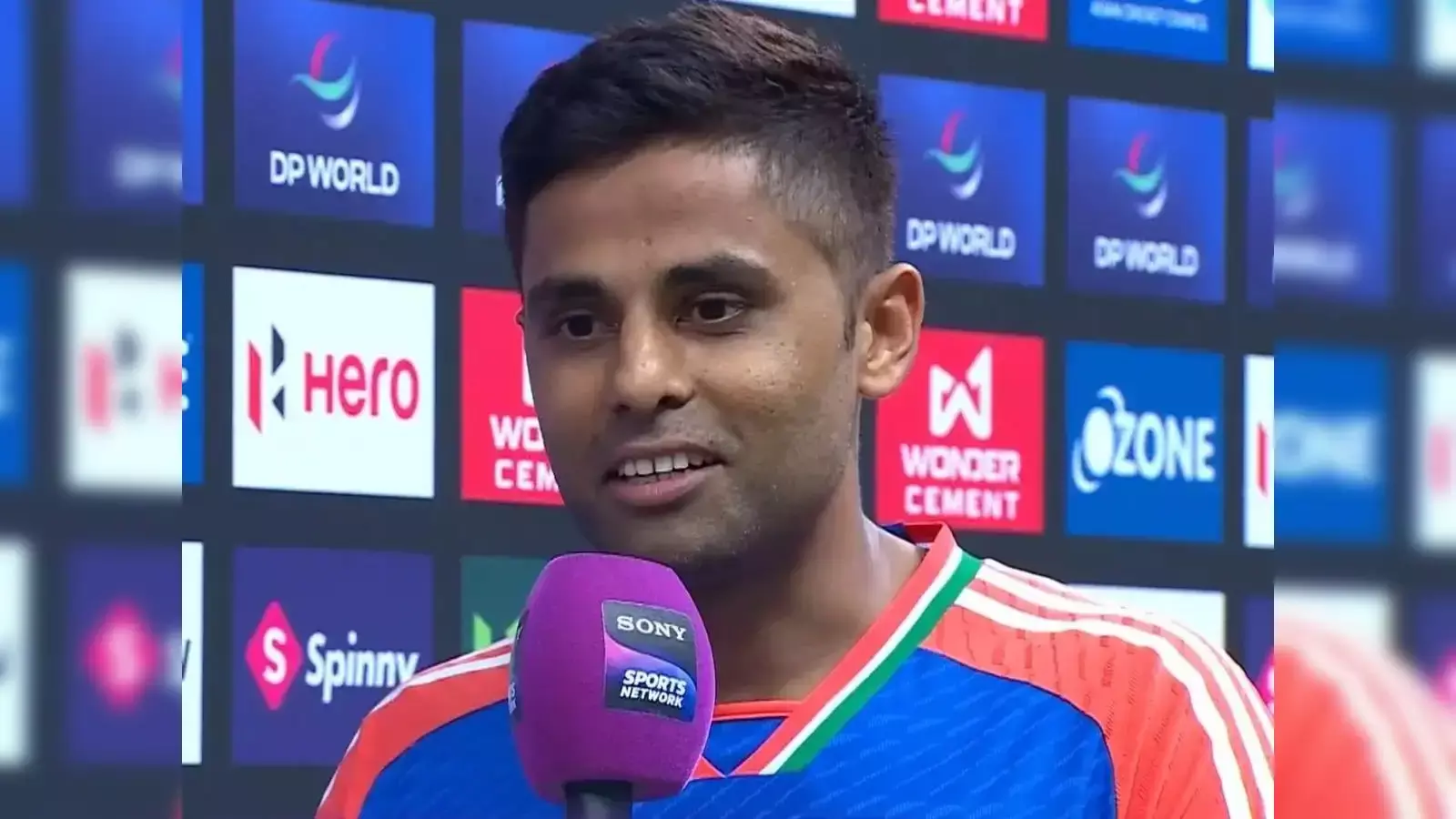 ഏഷ്യാ കപ്പ് കിരീട കൈമാറ്റ വിവാദത്തില് ആദ്യ പ്രതികരണവുമായി സൂര്യകുമാര് യാദവ്; അവര് ട്രോഫിയുമെടുത്ത് ഓടിപ്പോയി ഏഷ്യാ കപ്പ് കിരീട കൈമാറ്റ വിവാദത്തില് ആദ്യ പ്രതികരണവുമായി സൂര്യകുമാര് യാദവ്; അവര് ട്രോഫിയുമെടുത്ത് ഓടിപ്പോയി