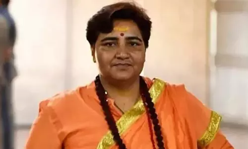 പ്രസാദം വില്‍ക്കുന്ന അഹിന്ദുക്കളെ മര്‍ദ്ദിക്കുക, എല്ലാ വീട്ടിലും മൂര്‍ച്ചയുള്ള ആയുധങ്ങള്‍ സൂക്ഷിക്കണം; വിവാദ പ്രസ്താവനയുമായി ബിജെപി നേതാവ് പ്രജ്ഞാ സിങ് താക്കൂര്‍