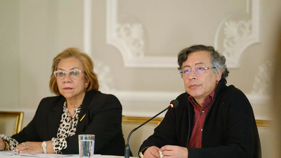 പെട്രോയുടെ വിസ റദ്ദാക്കി; കൊളംബിയന് വിദേശമന്ത്രി ഉള്പ്പെടെ ഉന്നതര് യുഎസ് വിസ ഉപേക്ഷിച്ചു പെട്രോയുടെ വിസ റദ്ദാക്കി; കൊളംബിയന് വിദേശമന്ത്രി ഉള്പ്പെടെ ഉന്നതര് യുഎസ് വിസ ഉപേക്ഷിച്ചു