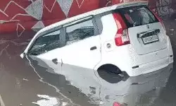 മണ്സൂണ് പിന്വാങ്ങിയിട്ടും നിലയ്ക്കാതെ മഴ മണ്സൂണ് പിന്വാങ്ങിയിട്ടും നിലയ്ക്കാതെ മഴ