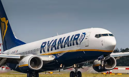 പാരിസില്‍ അടിയന്തര ലാന്‍ഡിങ്ങ് നടത്തി റയാനെയര്‍ വിമാനം