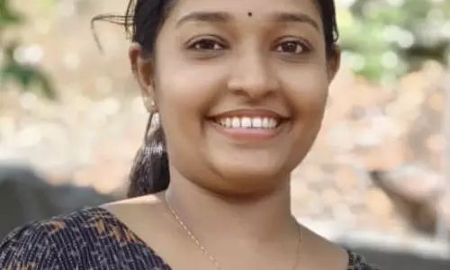 *ബൈക്ക് നിയന്ത്രണം വിട്ട് മറിഞ്ഞ് യുവതി മരിച്ചു*