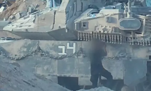 ഇസ്രായേലിന്റെ മെര്‍ക്കാവ ടാങ്കില്‍ ബര്‍ഖ് ബോംബിട്ട് അല്‍ ഖസ്സം ബ്രിഗേഡ് (വീഡിയോ)