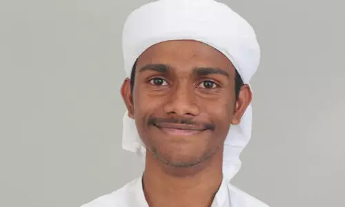 ബസ്സും ബൈക്കും കൂട്ടിയിടിച്ച് യുവാവ് മരിച്ചു ബസ്സും ബൈക്കും കൂട്ടിയിടിച്ച് യുവാവ് മരിച്ചു