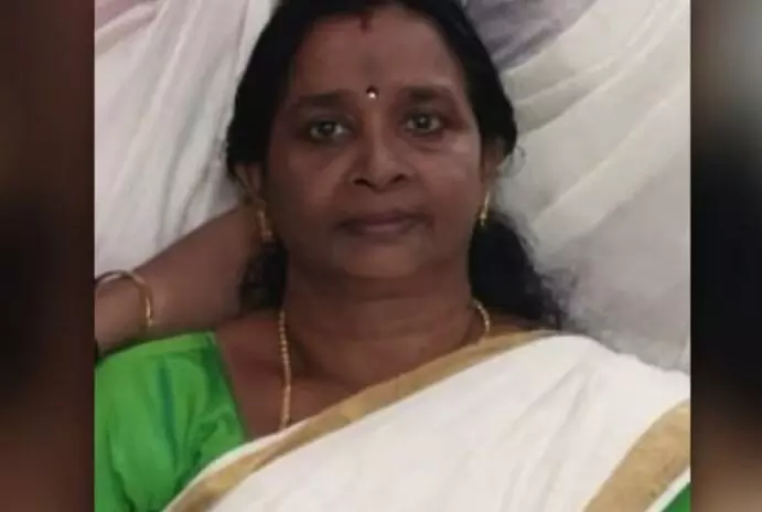 വീണ്ടും പേവിഷബാധ മരണം; പത്തനംതിട്ടയില് വീട്ടമ്മ മരിച്ചു വീണ്ടും പേവിഷബാധ മരണം; പത്തനംതിട്ടയില് വീട്ടമ്മ മരിച്ചു