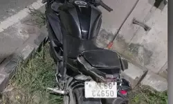 മെട്രോ പില്ലറില്‍ ബൈക്കിടിച്ച് യുവാവും യുവതിയും മരിച്ചു