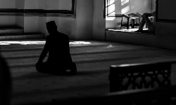 മതപരമായ ആചാരം നടത്താന്‍ അനുമതി നിഷേധിച്ചു; ഇസ് ലാം മതം സ്വീകരിച്ച് യുവാവ്