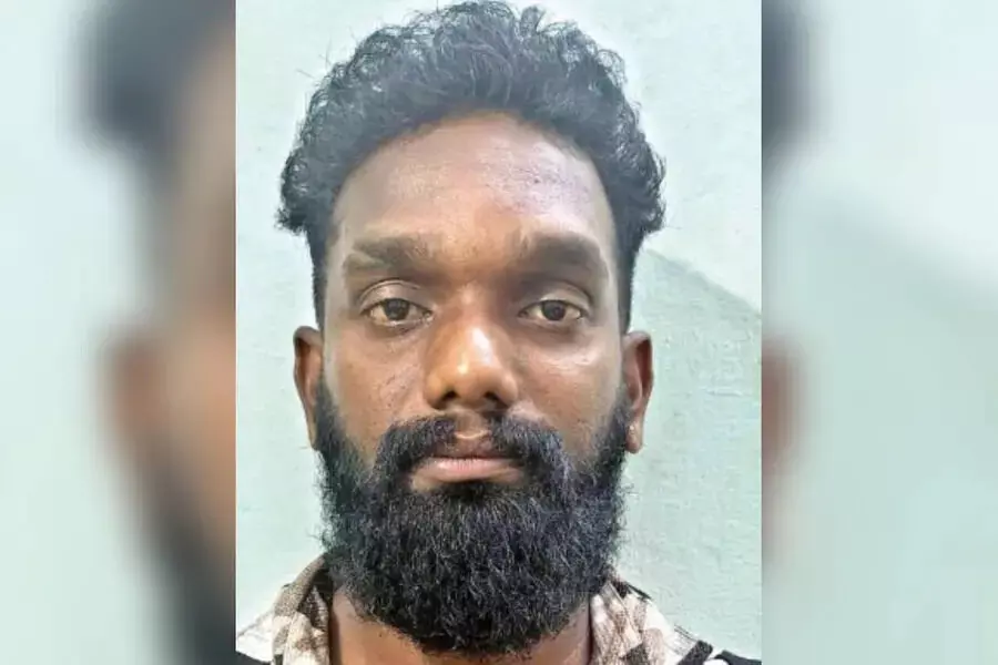 പതിനാലുകാരിയെ പ്രണയം നടിച്ച് പീഡിപ്പിച്ചു; പ്രതി അറസ്റ്റില് പതിനാലുകാരിയെ പ്രണയം നടിച്ച് പീഡിപ്പിച്ചു; പ്രതി അറസ്റ്റില്