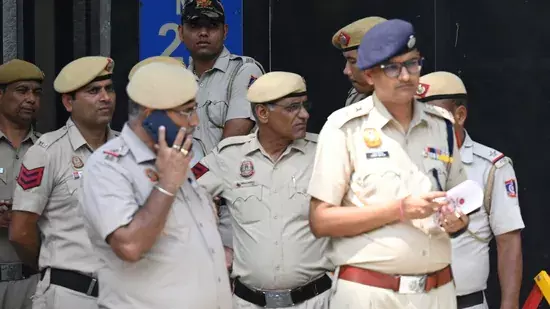 ഡല്‍ഹിയില്‍ വീണ്ടും കൂട്ടബലാല്‍സംഗം; എംബിബിഎസ് വിദ്യാര്‍ഥിനിയെ സുഹൃത്തുക്കള്‍ പീഡിപ്പിച്ചു; ദൃശ്യങ്ങള്‍ പകര്‍ത്തി ഒരു മാസം ക്രൂര പീഡനം