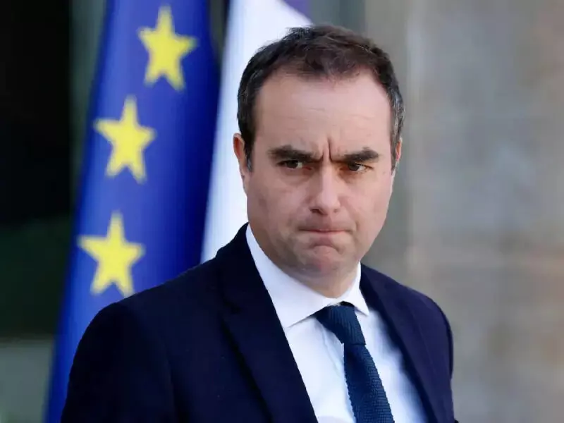 ഫ്രാന്സ് പ്രധാനമന്ത്രി സെബാസ്റ്റ്യന് ലെകോര്ണു രാജിവച്ചു ഫ്രാന്സ് പ്രധാനമന്ത്രി സെബാസ്റ്റ്യന് ലെകോര്ണു രാജിവച്ചു