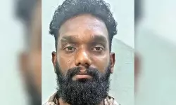 പതിനാലുകാരിയെ പ്രണയം നടിച്ച് പീഡിപ്പിച്ചു; പ്രതി അറസ്റ്റില് പതിനാലുകാരിയെ പ്രണയം നടിച്ച് പീഡിപ്പിച്ചു; പ്രതി അറസ്റ്റില്