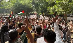 ഫലസ്തീന് ഐക്യദാര്‍ഢ്യം; ജന്തര്‍മന്തറില്‍ ഒത്തുകൂടി നൂറുകണക്കിനാളുകള്‍