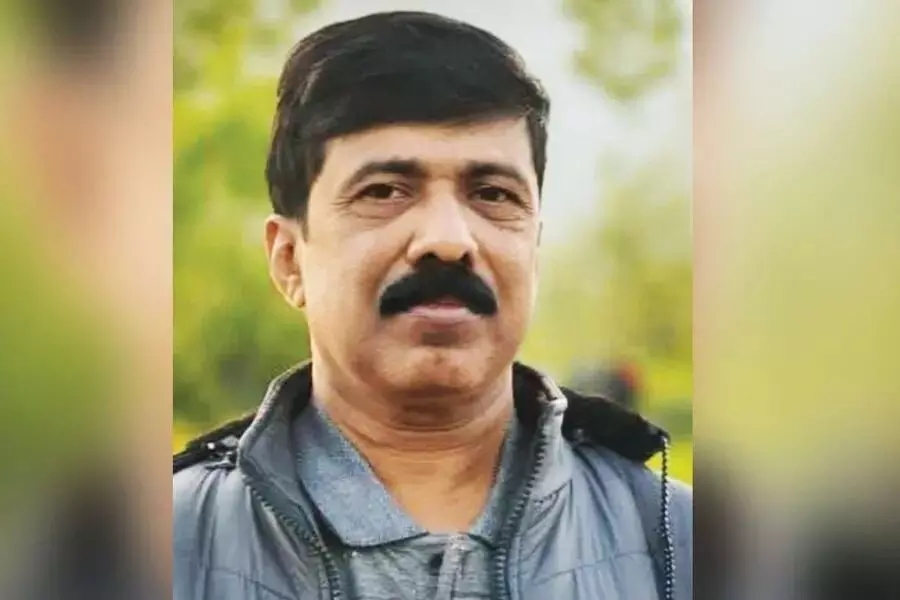 കിളിമാനൂരില് അധ്യാപകന് കാര് ഇടിച്ച് മരിച്ചു കിളിമാനൂരില് അധ്യാപകന് കാര് ഇടിച്ച് മരിച്ചു