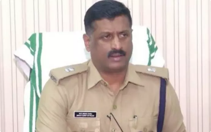 കസ്റ്റഡി മര്ദന ആരോപണങ്ങള്; ആലപ്പുഴ ഡിവൈഎസ്പി എം ആര് മധുബാബുവിനെ ക്രമസമാധാന ചുമതലയില് നിന്നും മാറ്റി കസ്റ്റഡി മര്ദന ആരോപണങ്ങള്; ആലപ്പുഴ ഡിവൈഎസ്പി എം ആര് മധുബാബുവിനെ ക്രമസമാധാന ചുമതലയില് നിന്നും മാറ്റി