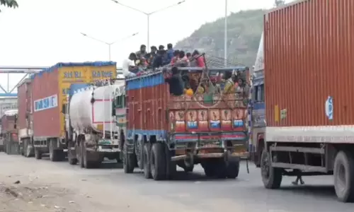 ബീഹാറിലെ ഡല്‍ഹി-കൊല്‍ക്കത്ത ദേശീയ പാതയില്‍ വന്‍ ഗാതാഗത കുരുക്ക്