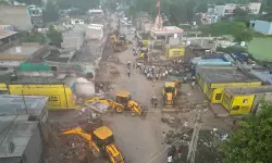 ഐ ലവ് മുഹമ്മദ് പോസ്റ്ററിനെതിരായ ഹിന്ദുത്വ പ്രതിഷേധവും സംഘര്‍ഷവും; ഗാന്ധിനഗറില്‍ 190 കെട്ടിടങ്ങള്‍ പൊളിച്ചു