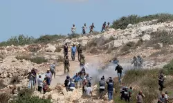 വെസ്റ്റ്ബാങ്കില്‍ ഒലീവ് മോഷ്ടിച്ച് ജൂതകുടിയേറ്റക്കാര്‍