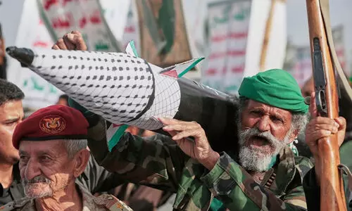 ഗസയിലെ വിജയത്തില് ഫലസ്തീനികളെ അഭിനന്ദിച്ച് യെമന് ഗസയിലെ വിജയത്തില് ഫലസ്തീനികളെ അഭിനന്ദിച്ച് യെമന്