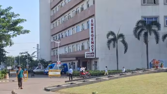 ബംഗാള്‍ മെഡിക്കല്‍ കോളജില്‍ വീണ്ടും ലൈംഗിക അതിക്രമം, വിദ്യാര്‍ഥിനിയെ വലിച്ചിഴച്ച് കൊണ്ടുപോയി ബലാല്‍സംഗം ചെയ്തു